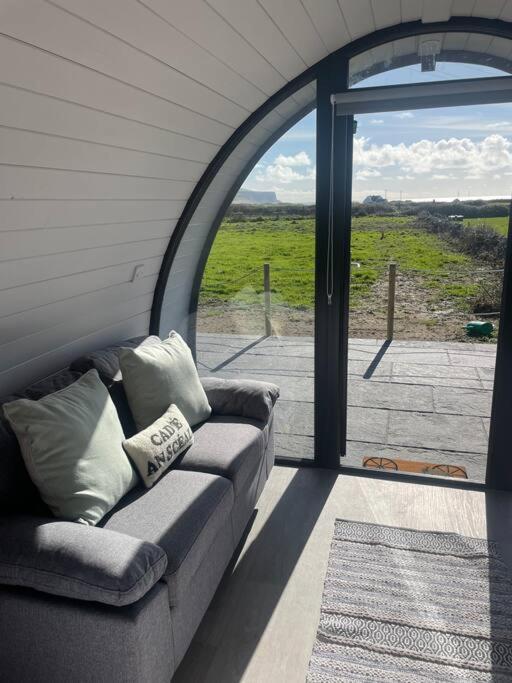 Gaoth Na Mara Pod Apartment Doolin Exterior photo